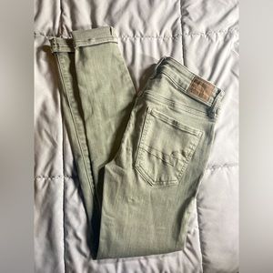 AMERICAN EAGLE GREEN STRETCH JEGGINGS